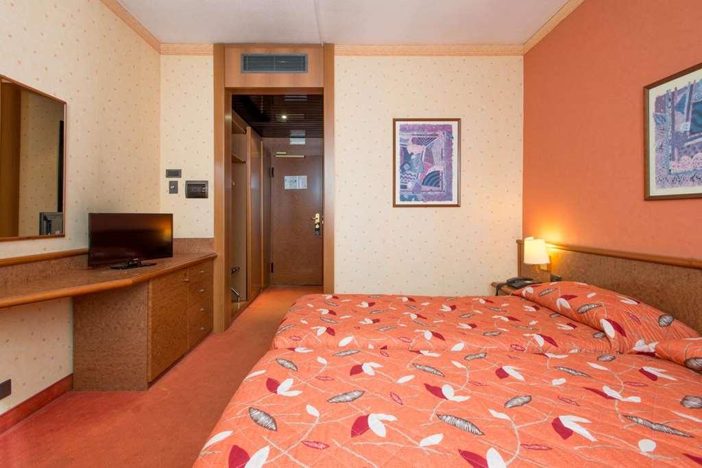 Meditur Hotel Pomezia Room photo