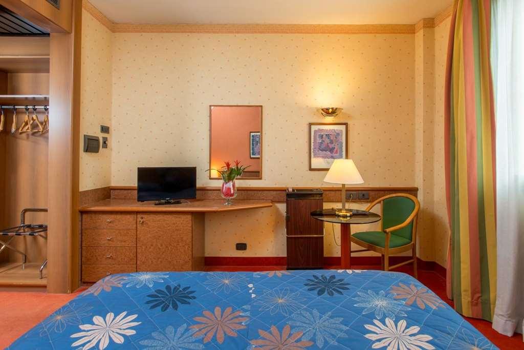 Meditur Hotel Pomezia Room photo